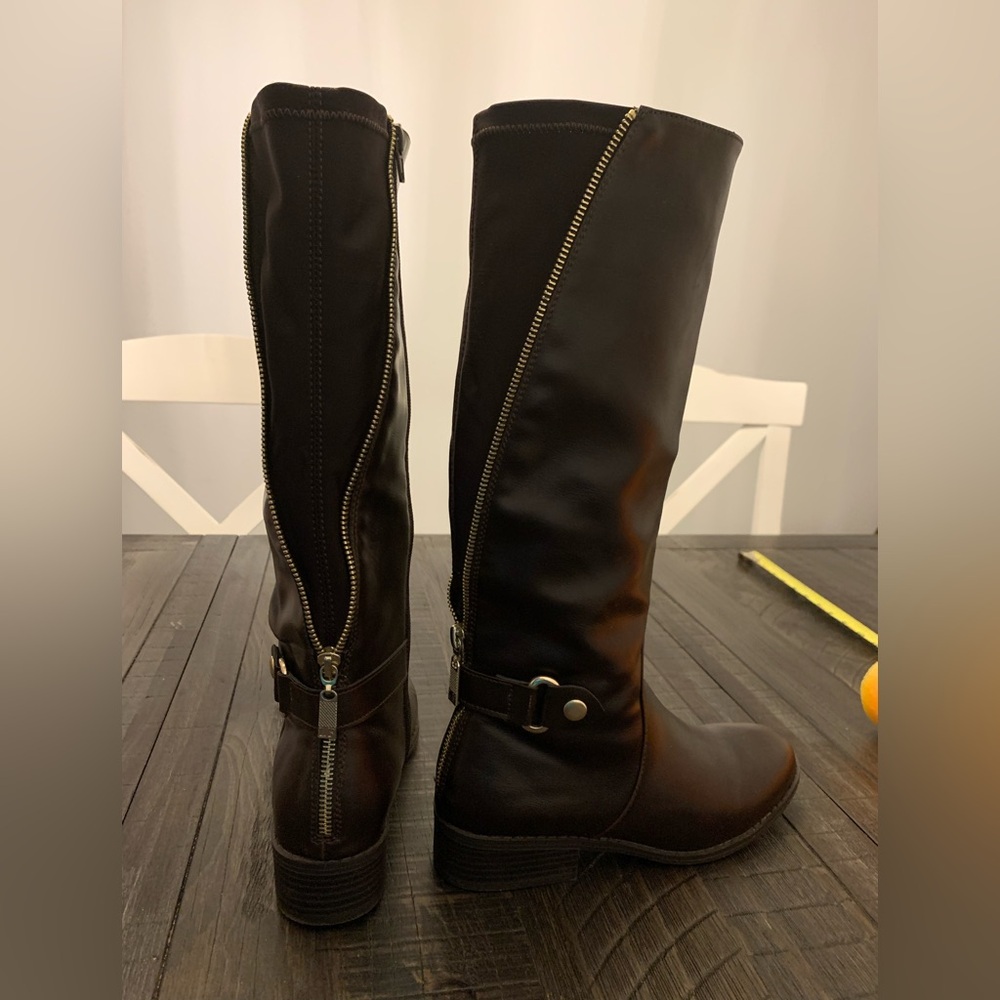London fog harbor riding boots. Brown worn once.
